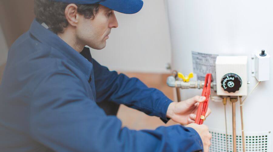 Local water heater installation in Clinton, AR